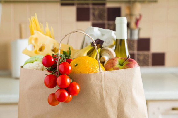 Groceries ib paper bag - Foto, Imagem