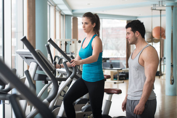 Group Of People Running On Treadmills In Gym - Fotografie, Obrázek