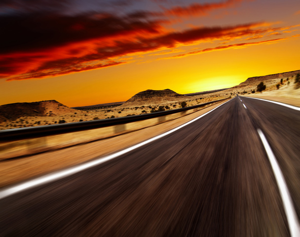 Straße in der Wüste - Foto, Bild