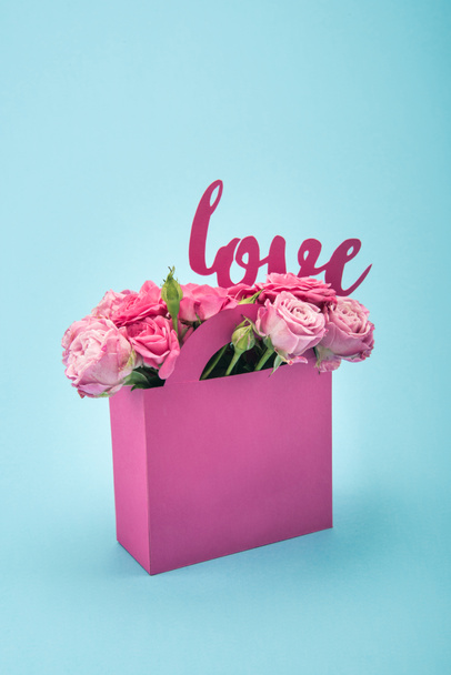 Roses in decorative paper box - Zdjęcie, obraz