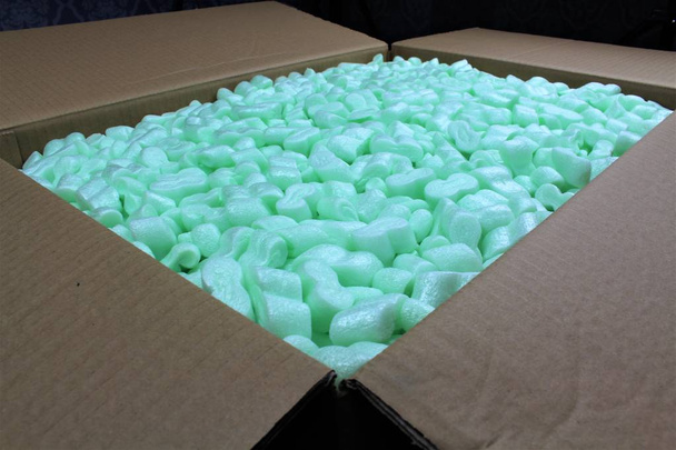 Een afbeelding van een verpakking met polystyreen - Foto, afbeelding