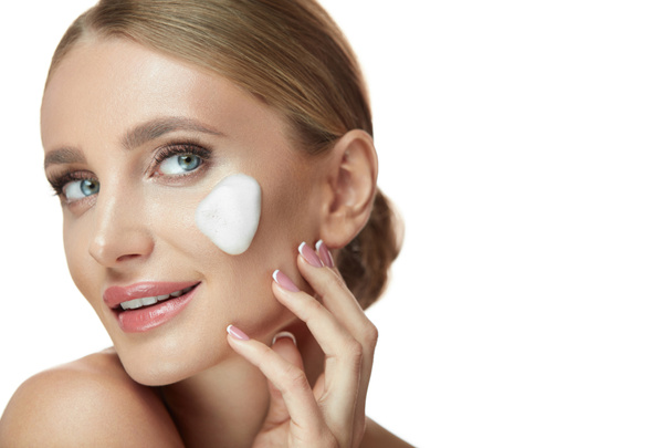 Beauty Skin Cosmetics. Beautiful Young Female With Foam On Face - Фото, зображення