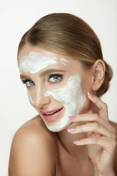 Beauty Cosmetics. Sexy Female With Washing Foam On Beauty Face - Fotó, kép