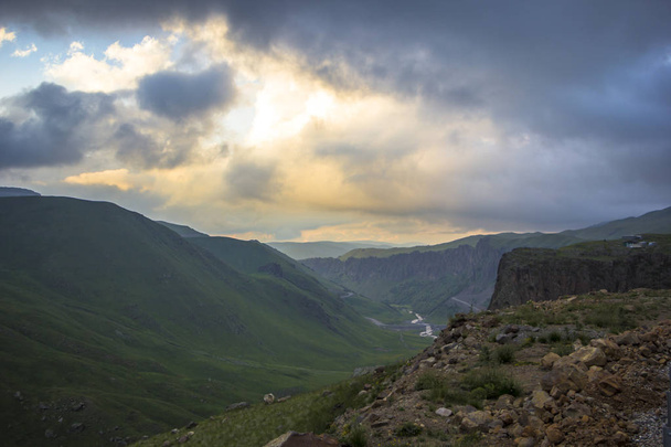 Beautiful view of the mountain gorge - Valokuva, kuva