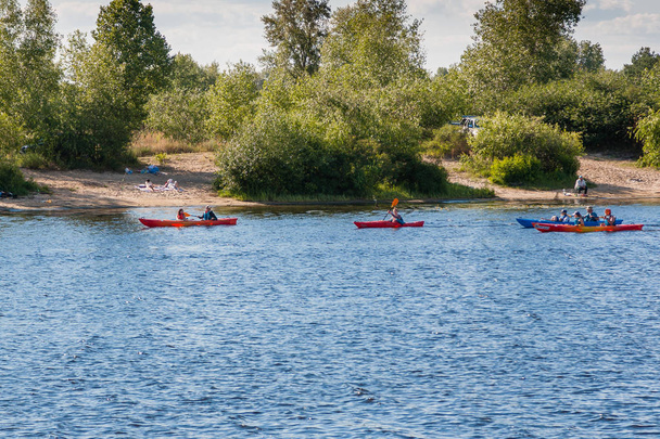 Kayaking on the river in clear weather - Valokuva, kuva