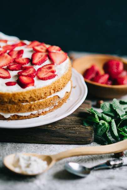 Strawberry sponge cake  - Foto, Imagen