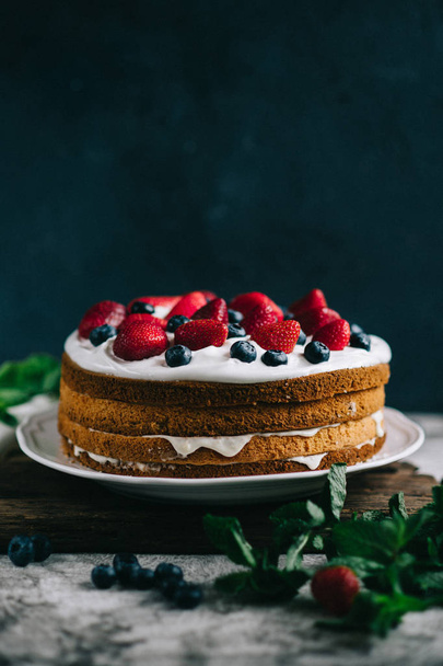 Strawberry sponge cake  - Fotó, kép