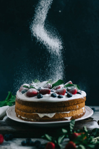 Strawberry sponge cake  - Foto, Imagen