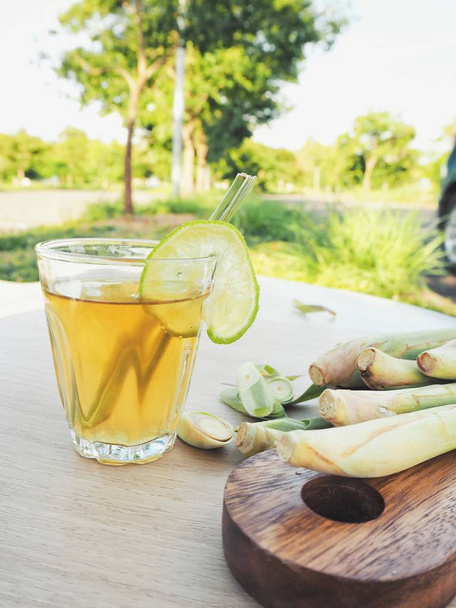 Bebida de hierba limón
 - Foto, imagen