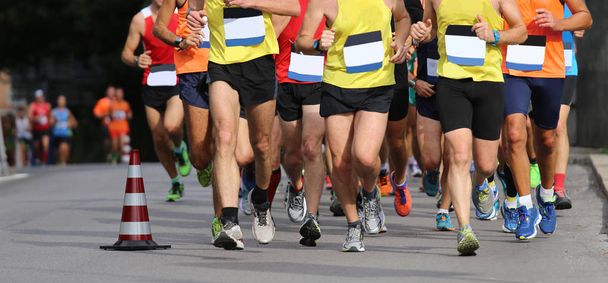 corridori durante la maratona senza numero pettorale e senza marca
 - Foto, immagini