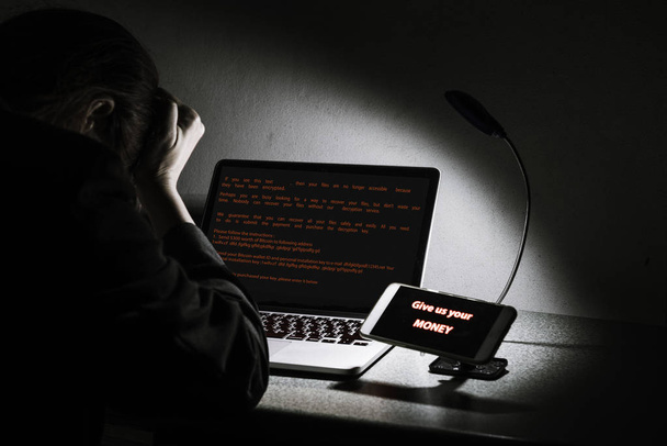 Wannacry ransomware aanval op het scherm van de desktop-, laptop- en smart - Foto, afbeelding