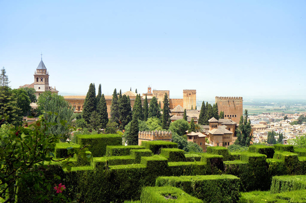 グラナダのアルハンブラ宮殿の要塞 - 写真・画像