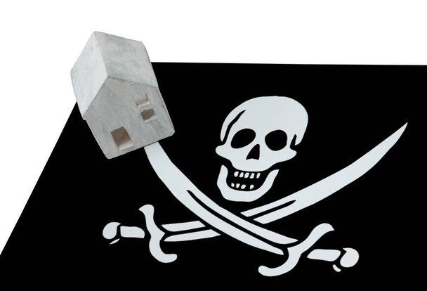 Häuschen auf einer Fahne - Pirat - Foto, Bild