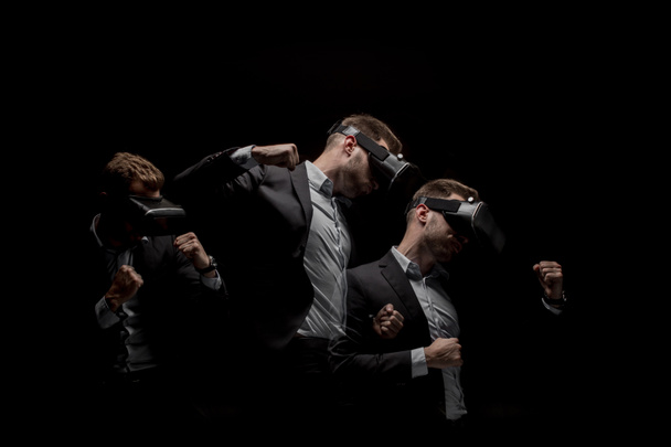 homem com fone de ouvido de realidade virtual - Foto, Imagem