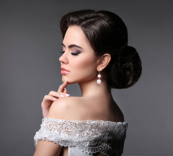 Beauty fashion bride makeup. Elegant fashionable woman portrait. - Zdjęcie, obraz