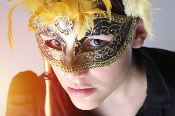 elegantní dívka s maskou nádherné - Fotografie, Obrázek