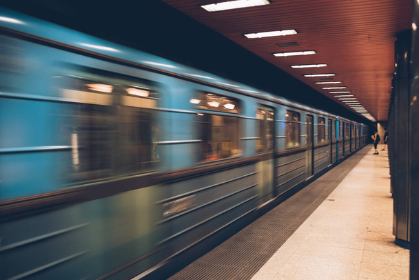 Moving fast metro train in the underground, high speed motion sh - Fotoğraf, Görsel