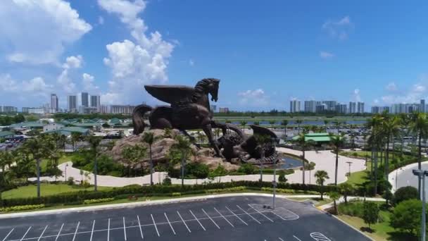 Pegasus і дракон статуя Сполучені - Кадри, відео