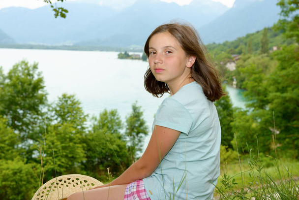 portret piękne piękny młody nastolatek, na zewnątrz - Zdjęcie, obraz