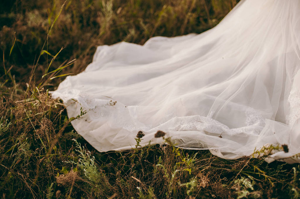 Bellissimi abiti da sposa separatamente
 - Foto, immagini