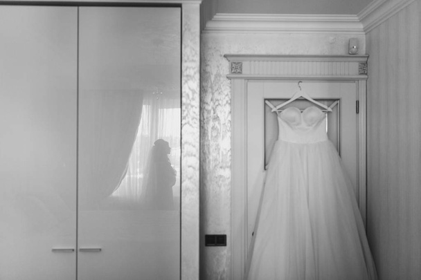 Красиві весільні сукні нареченої окремо
 - Фото, зображення