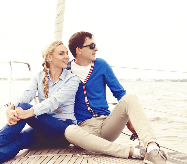 young couple relaxing on yacht - Foto, Imagem