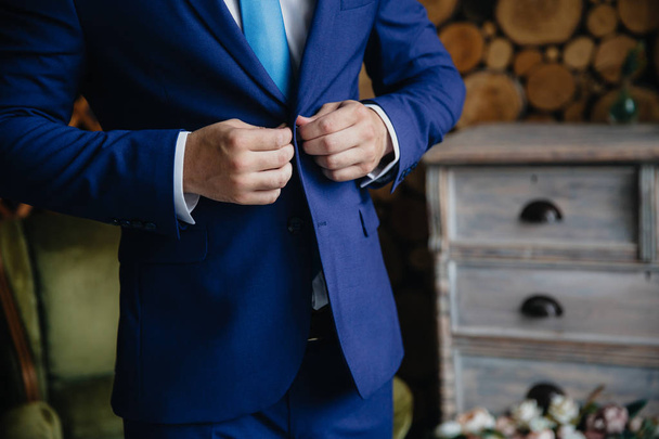 man wears a jacket. concept of business dress - Zdjęcie, obraz