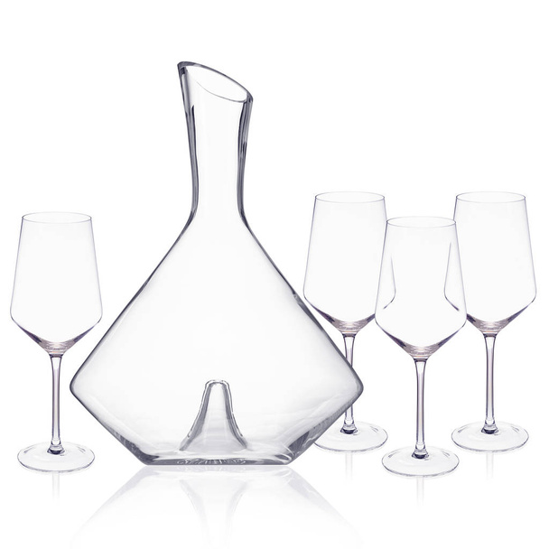 Křišťálové karafy a víno brýle - Fotografie, Obrázek