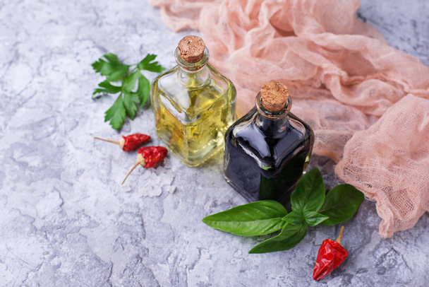 Olivenöl und Essig - Foto, Bild