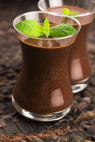 Шоколадний пудинг з насіння чіа
 - Фото, зображення