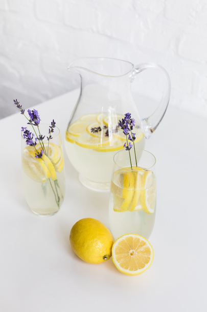 homemade lemonade with lavender - Foto, imagen