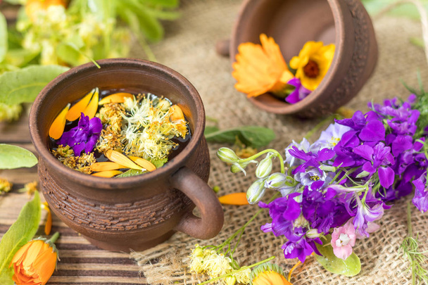 Kubki ceramiczne zdrowe herbaty ziołowe - Zdjęcie, obraz