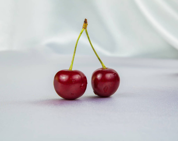 two large berries red cherries - Foto, afbeelding