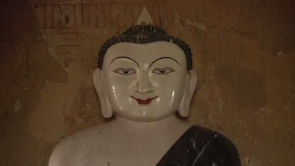 Buddha statue in niche - Footage, Video