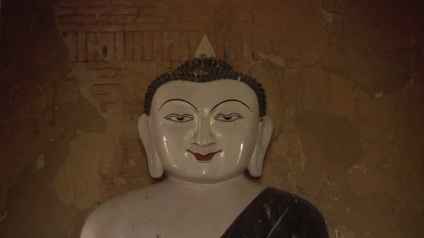 Buddha-Statue in der Nische - Filmmaterial, Video