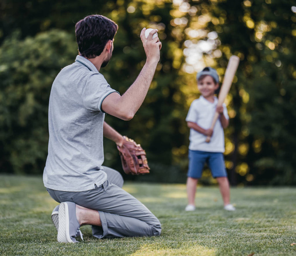 Dad with son playing baseball - Photo, Image