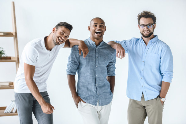 jeunes hommes d'affaires multiethniques
 - Photo, image