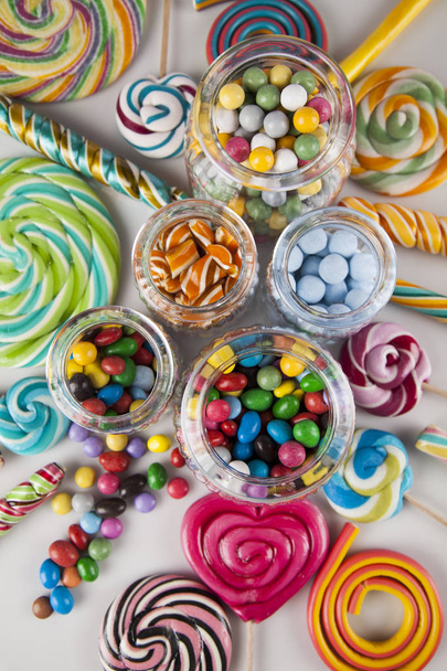 A különböző színű cukorka  - Fotó, kép