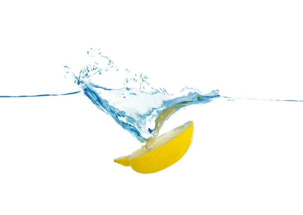 Falling lemon slice - Zdjęcie, obraz