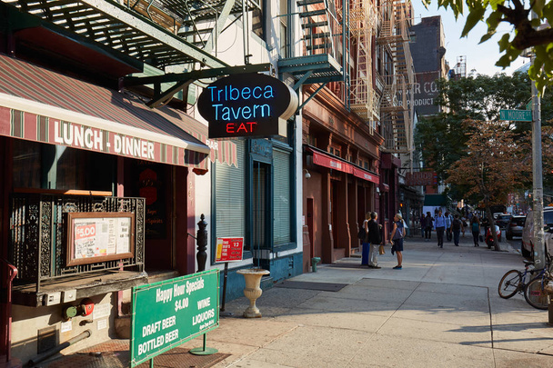 Tribeca district sidewalk with people in a sunny summer day in New York - Φωτογραφία, εικόνα