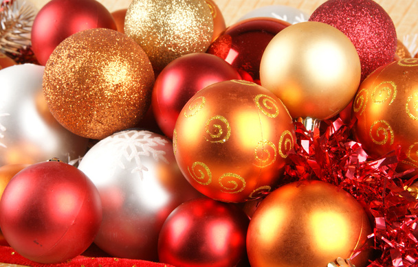 Christmas background with the balls and snowflakes - Fotoğraf, Görsel