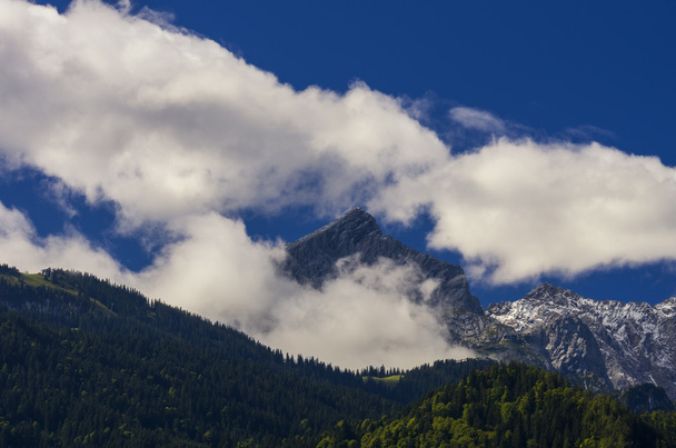Vue sur la Zugspitze, la plus haute montagne d'Allemagne
 - Photo, image