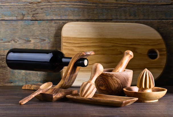 Set de utensilios de cocina de madera . - Foto, imagen