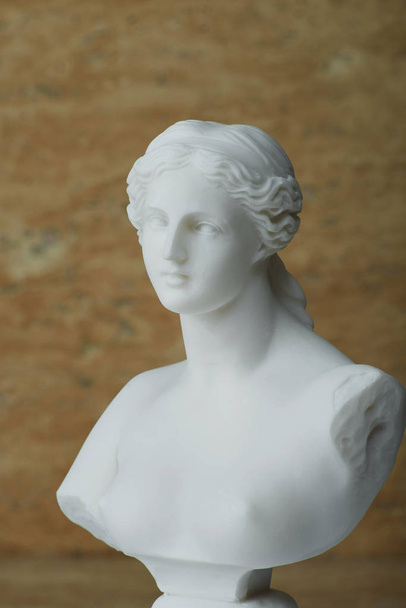 Standbeeld van Aphrodite, oude Griekse god van de schoonheid. - Foto, afbeelding