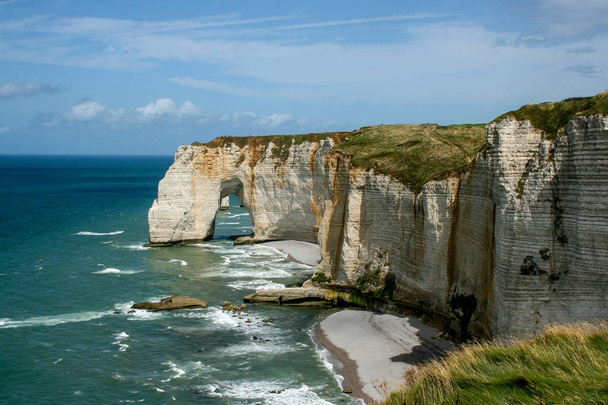 white cliffs Etratat, Normandía, Francia
 - Foto, Imagen