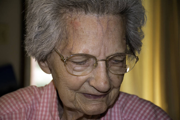 Portrait de femme âgée - Photo, image
