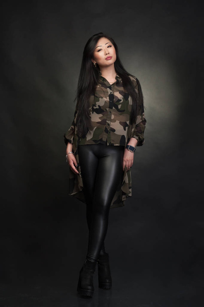 Asian woman at studio - Foto, afbeelding
