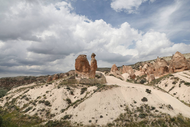 Formações rochosas em Devrent Valley, Capadócia
 - Foto, Imagem