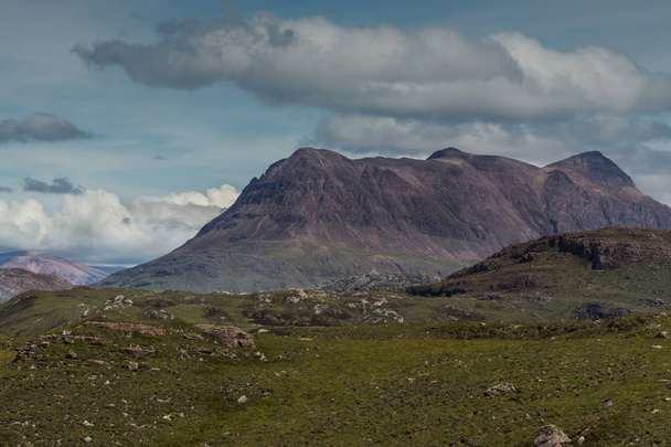 Горный хребет к востоку от Лох-Бьюин-Муар, Шотландия
. - Фото, изображение