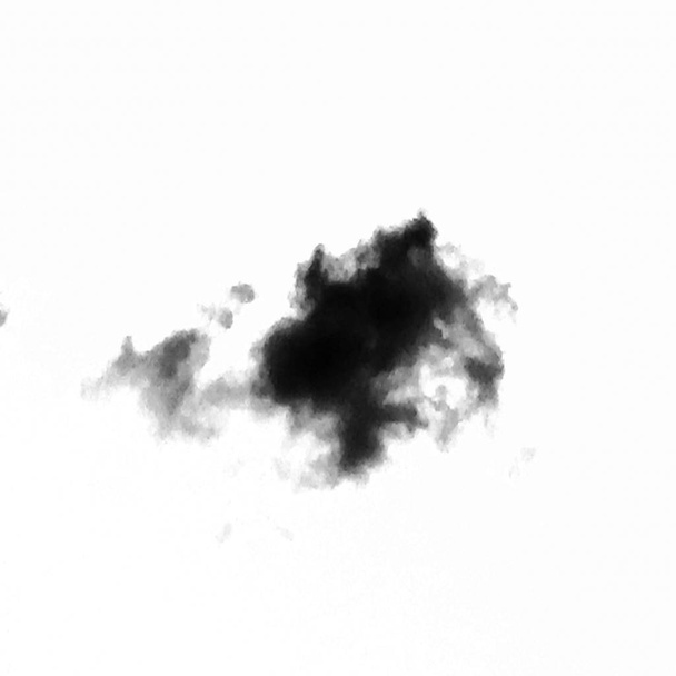 Eristetyt mustat pilvet valkoisella taivaalla. Joukko eristettyjä pilviä valkoisen taustan päällä. Suunnitteluelementit. Mustia pilviä. Leikkaa pois uutetut pilvet. Savustus
 - Valokuva, kuva